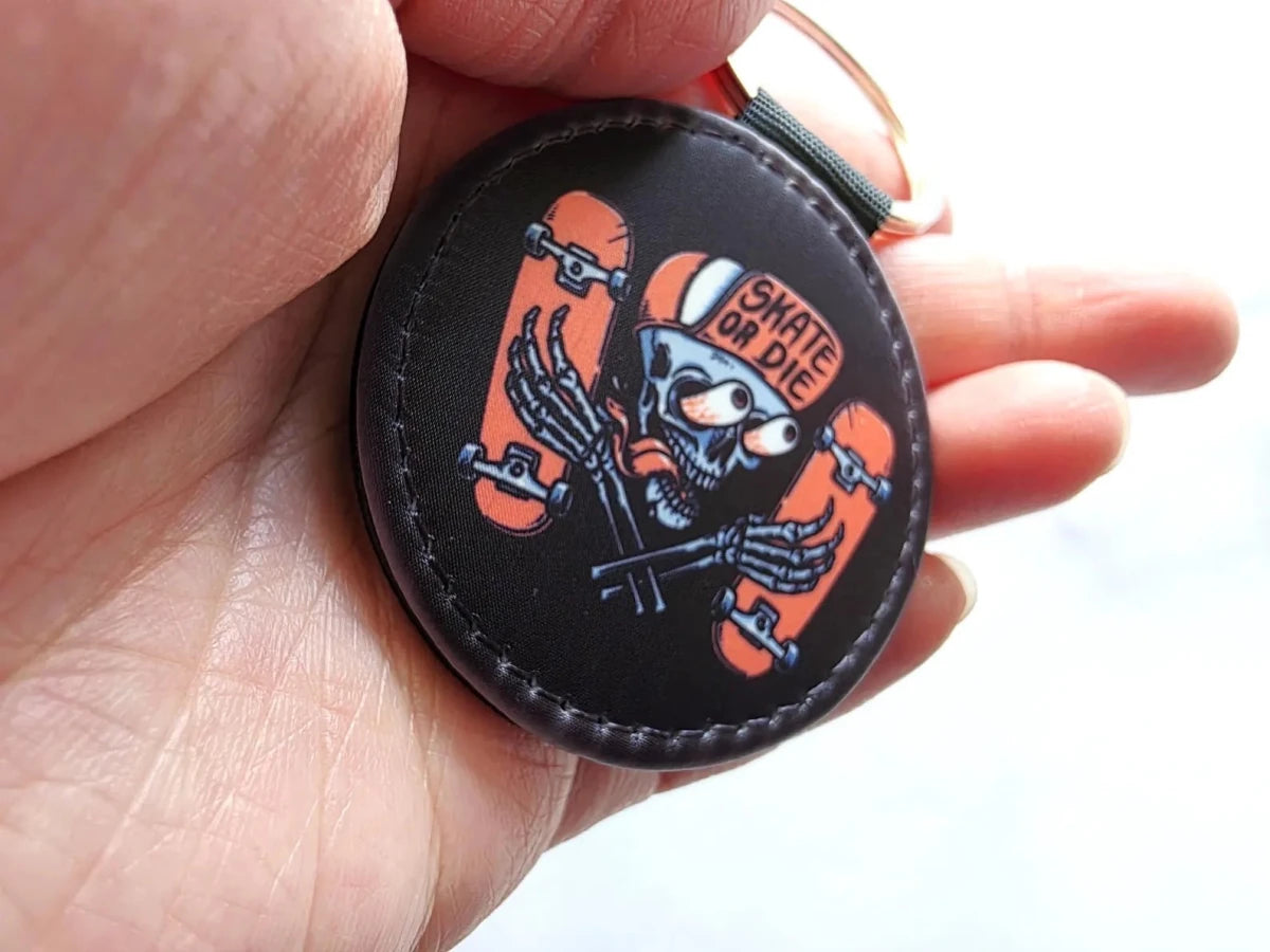 Skate or Die Skull Keychain – Retro Skateboard Graphic - KWL Creations